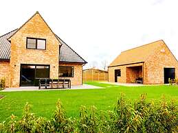 Luxury Holiday Home in Zwevezele