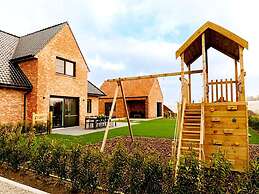 Luxury Holiday Home in Zwevezele