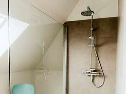 Luxury Holiday Home in Zwevezele
