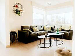Luxury Holiday Home in Zwevezele