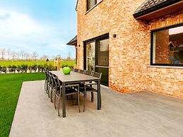 Luxury Holiday Home in Zwevezele