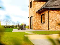 Luxury Holiday Home in Zwevezele