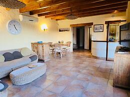 Charming Villa With Private Garden