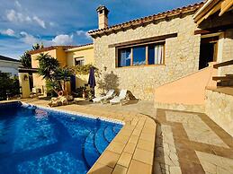 Charming Villa With Private Garden