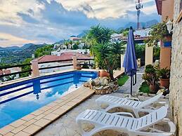 Charming Villa With Private Garden