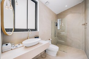 Leva Boutique Hotel