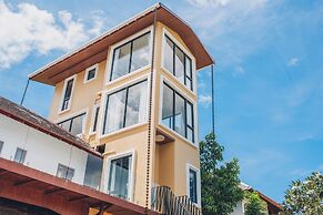 Leva Boutique Hotel