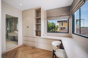 Leva Boutique Hotel