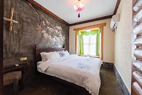 Butterfly Flowers Inn