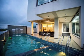 Amber Villa By Spandan Holiday Homes