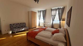 Comfortable 3BR Apartment Belvedere Area
