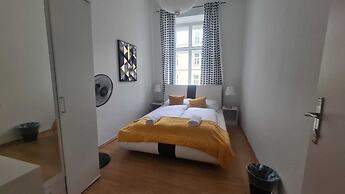 Chic 3BR Belvedere Apartment