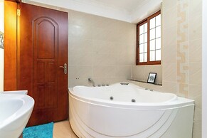 Luxurious Nairobi Apartment With Shared Pool and Modern Amenities