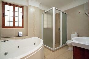 Luxurious Nairobi Apartment With Shared Pool and Modern Amenities