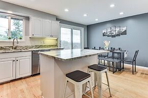 Mountain-view Retreat w/ Hot Tub in Centerville!