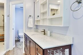 Mountain-view Retreat w/ Hot Tub in Centerville!