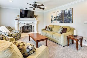 Mountain-view Retreat w/ Hot Tub in Centerville!