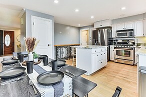 Mountain-view Retreat w/ Hot Tub in Centerville!