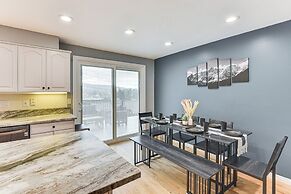 Mountain-view Retreat w/ Hot Tub in Centerville!