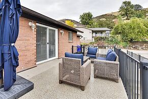 Mountain-view Retreat w/ Hot Tub in Centerville!