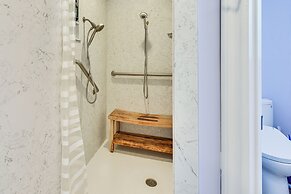 Mountain-view Retreat w/ Hot Tub in Centerville!