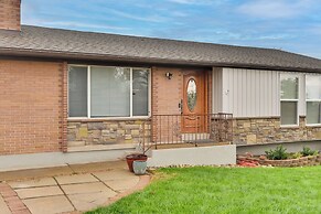 Mountain-view Retreat w/ Hot Tub in Centerville!