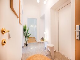 Contemporary Business Apartment in Graz