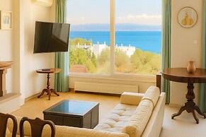 Caecilia Lawrence Bio Sea Villa - Sleeps 12