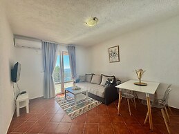 Calma Vista Apartments