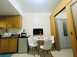 Elegant Pasay City Apartment With Central Heating & Shared Pool
