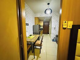 Simple Pasay Getaway - Entire Apartment for Rent