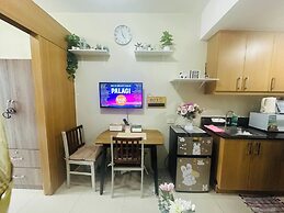 Cheerful Pasay Getaway - Entire Apartment for Rent