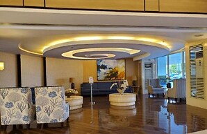 Cheerful Pasay Getaway - Entire Apartment for Rent