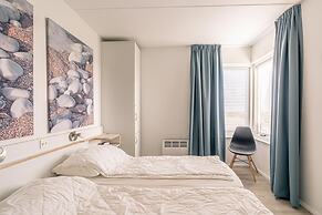 4-person Apartment With Island View