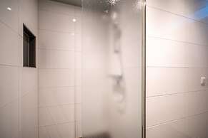 4-person Apartment With Island View