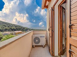 Air-conditioned Penthouse With Terrace and Parking
