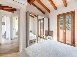 Air-conditioned Penthouse With Terrace and Parking