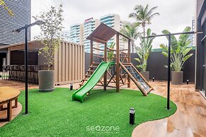 Beachfront Building With Pool and gym - Arus