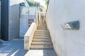 GlassHaus Rooftop 2-BR & Pool in Ghazir