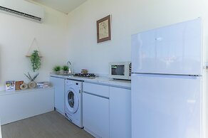 GlassHaus Rooftop 2-BR & Pool in Ghazir