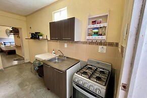 Downtown private Apartment w Kitchen