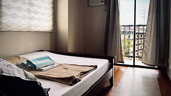 Spacious Central Davao City Getaway - Spacious Apartment With Shared P