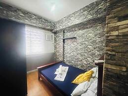 Spacious Central Davao City Getaway - Spacious Apartment With Shared P