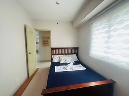 Spacious Central Davao City Getaway - Spacious Apartment With Shared P