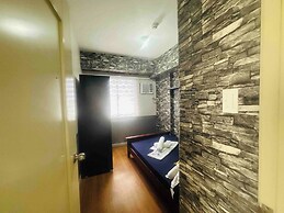 Spacious Central Davao City Getaway - Spacious Apartment With Shared P