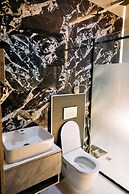 Mo's Place by Zuno Homes