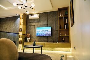 Mo's Place by Zuno Homes
