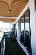 Mo's Place by Zuno Homes