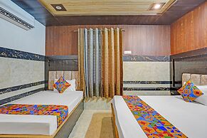Fabhotel Radha Palace