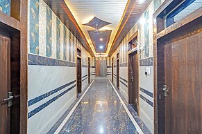 Fabhotel Radha Palace